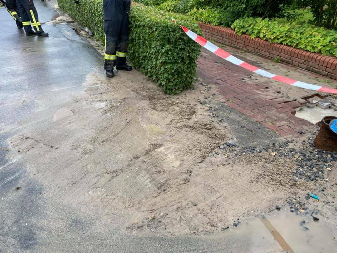 Einsatzmeldung: Wasserrohrbruch am Tiefen Weg Image 7