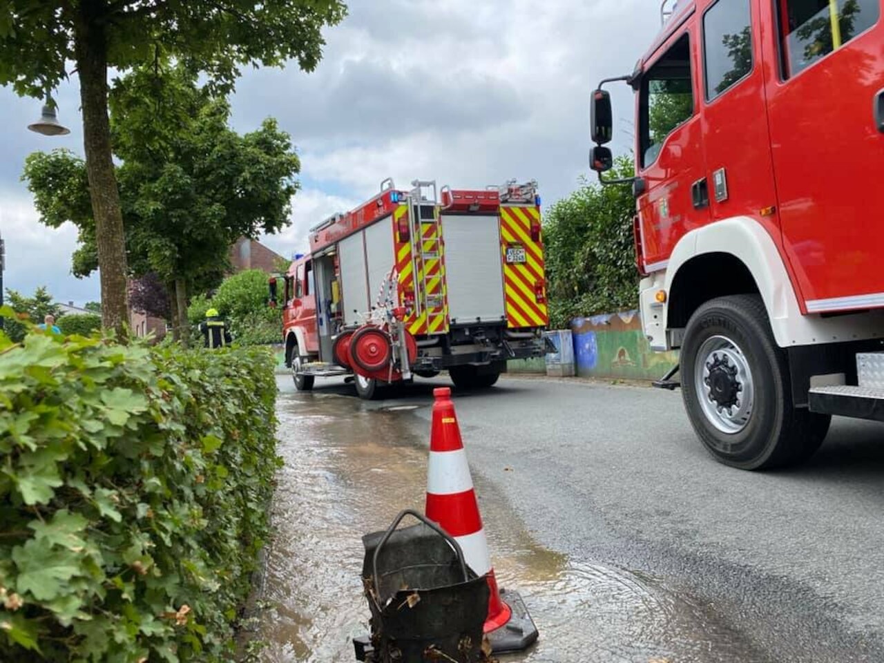 Einsatzmeldung: Wasserrohrbruch am Tiefen Weg Image 8
