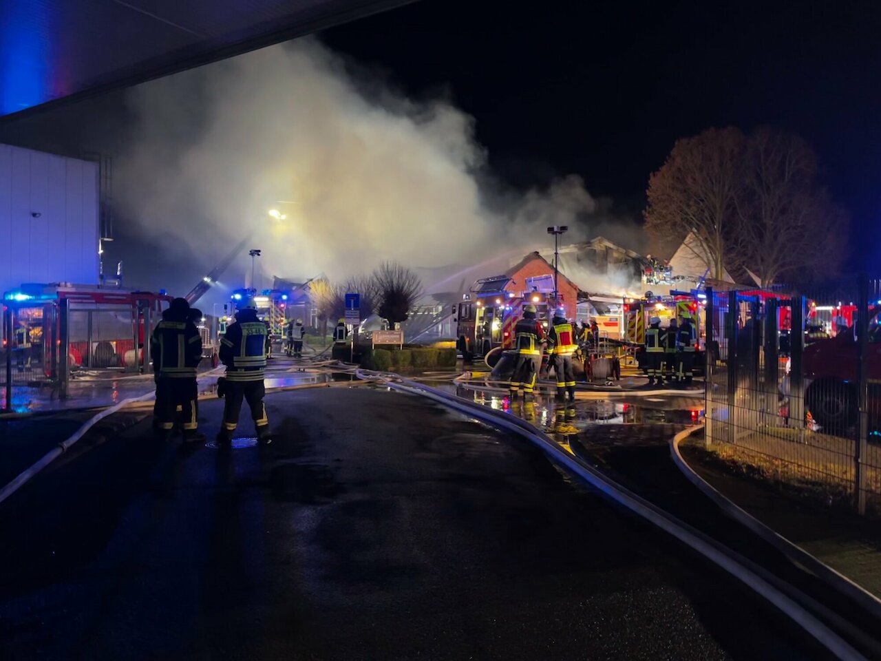 Einsatzmeldung: Großbrand in Tischlerei Image 1