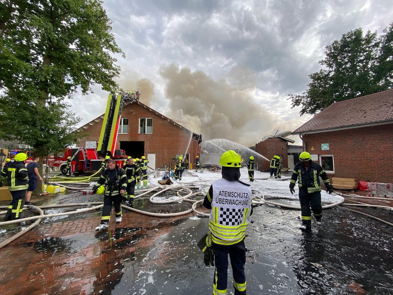 Einsatzmeldung: Großbrand einer Maschinenbaufirma Image 1