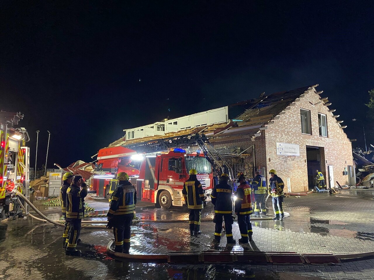 Einsatzmeldung: Großbrand einer Maschinenbaufirma Image 6