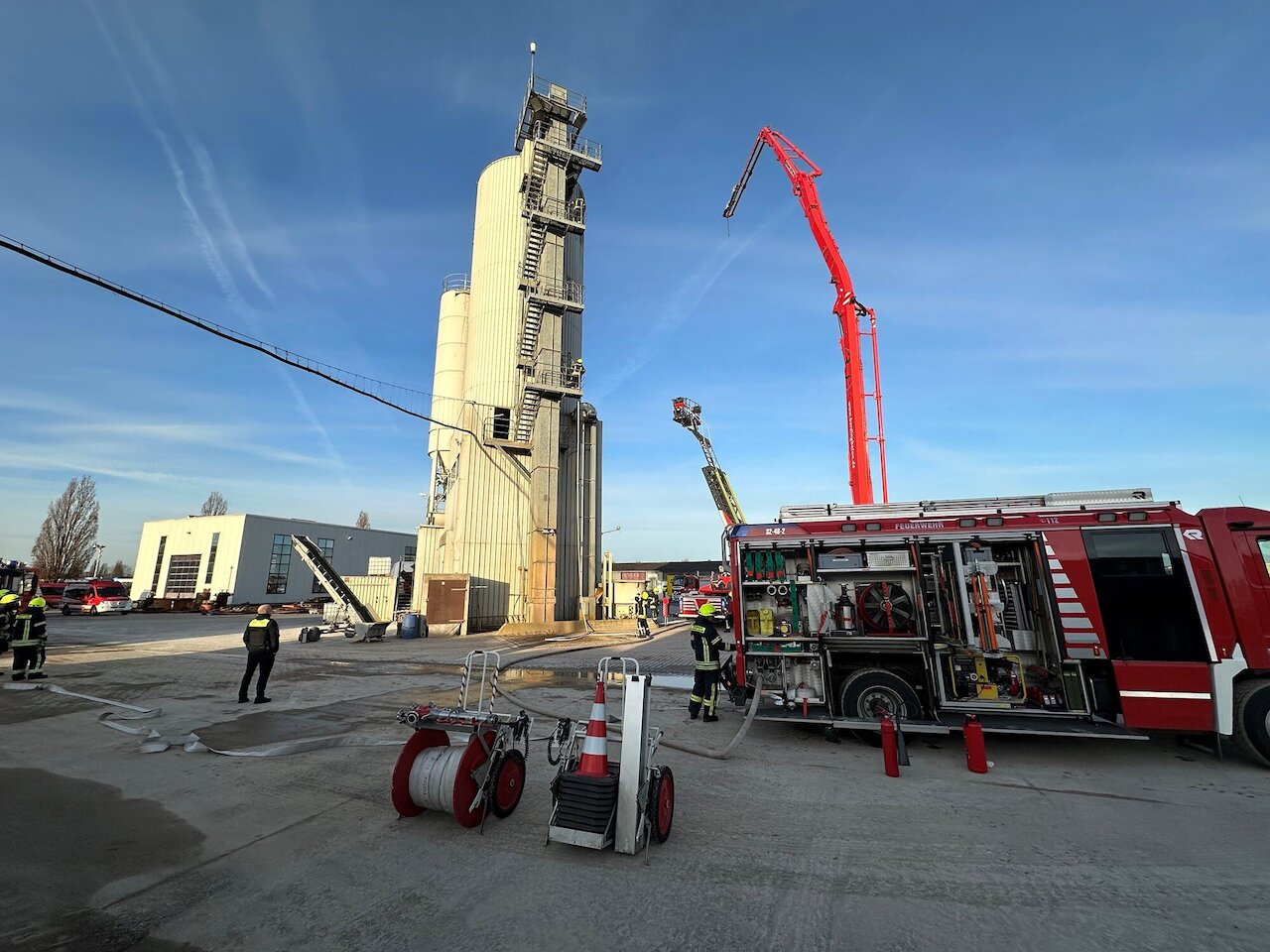 Brennt Isolierung im Turm – Feuer konnte schnell gelöscht werden.