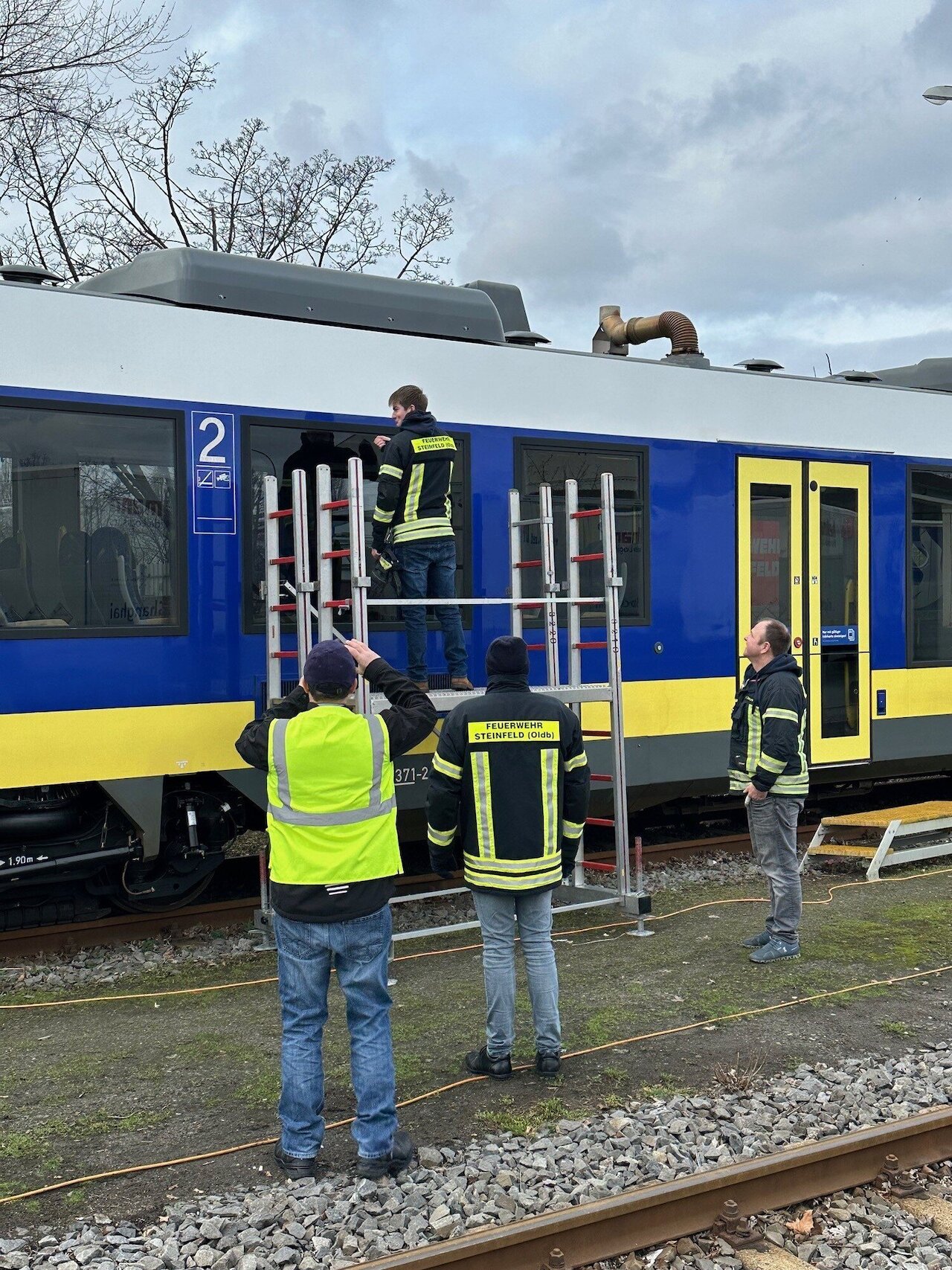 Richtiges Vorgehen bei Bahnunfällen konnten wir am Samstag bei der Nordwestbahn in Osnabrück üben. Image 11