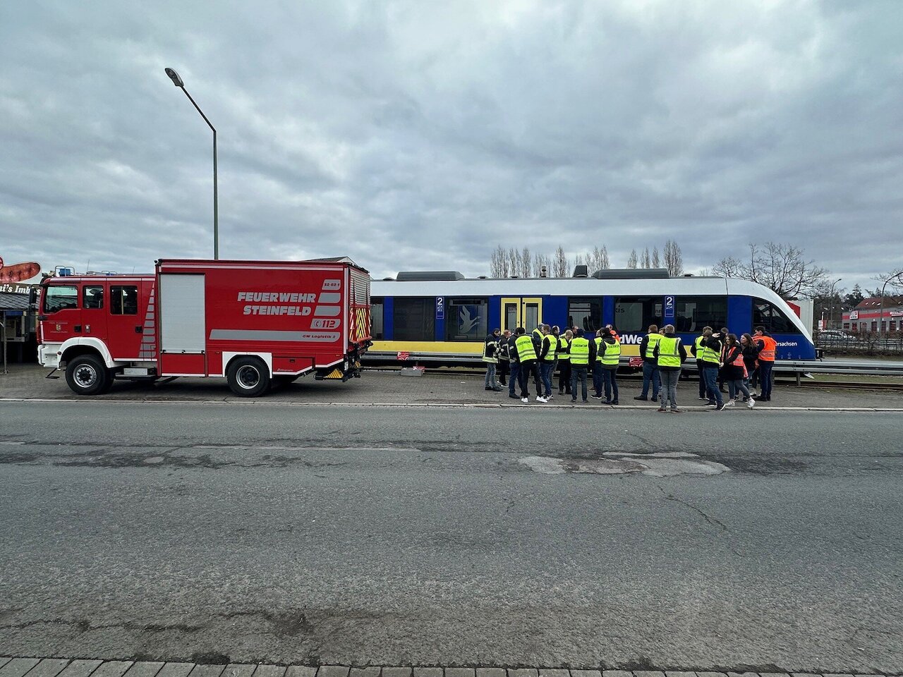 Richtiges Vorgehen bei Bahnunfällen konnten wir am Samstag bei der Nordwestbahn in Osnabrück üben. Image 3