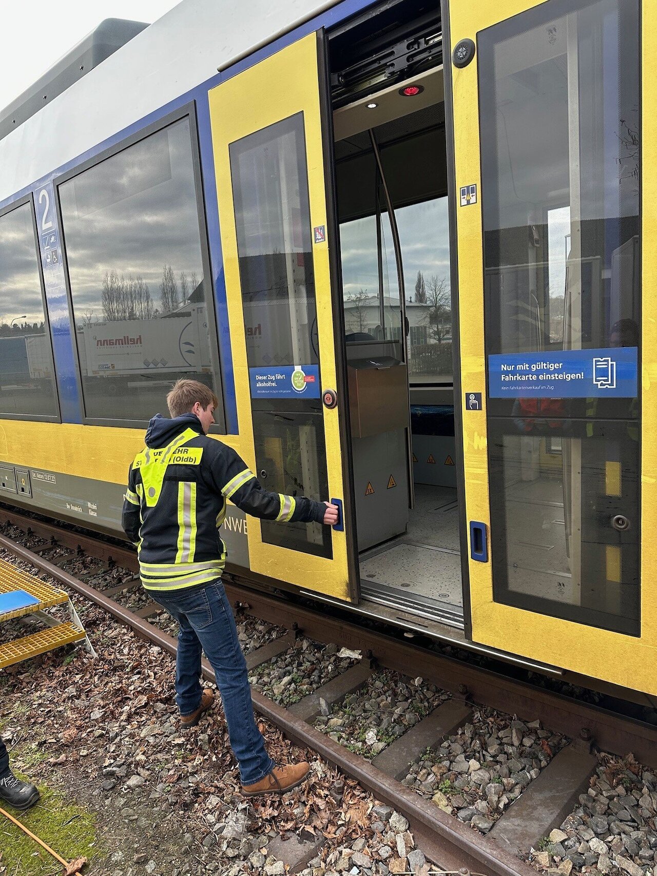 Richtiges Vorgehen bei Bahnunfällen konnten wir am Samstag bei der Nordwestbahn in Osnabrück üben. Image 5