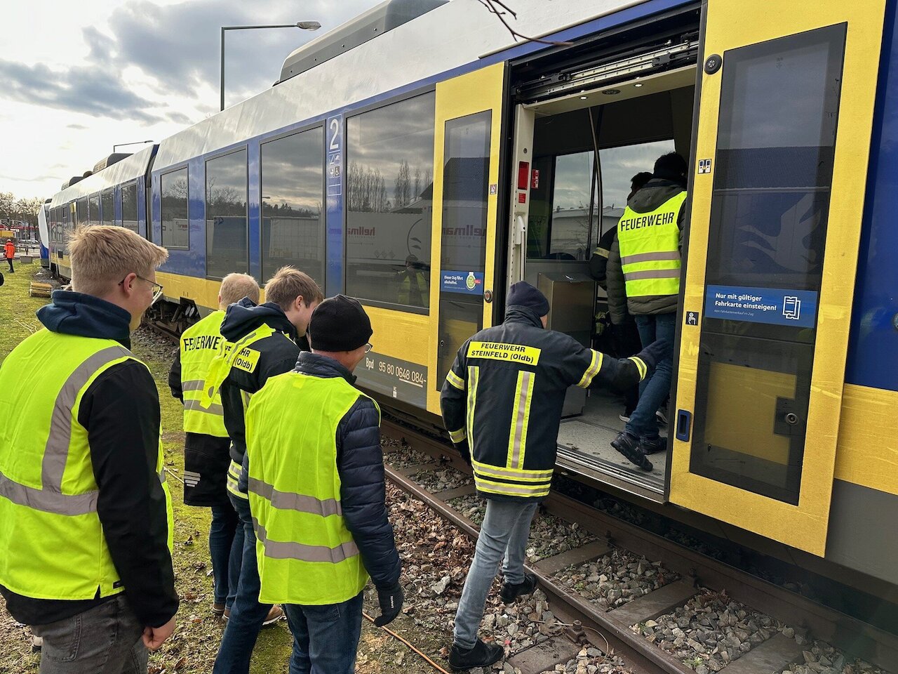 Richtiges Vorgehen bei Bahnunfällen konnten wir am Samstag bei der Nordwestbahn in Osnabrück üben. Image 6
