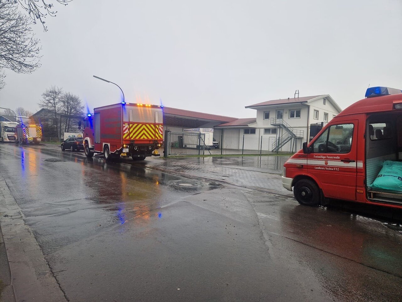 Auslaufender Kraftstoff gefährdet Gewässer Image 4