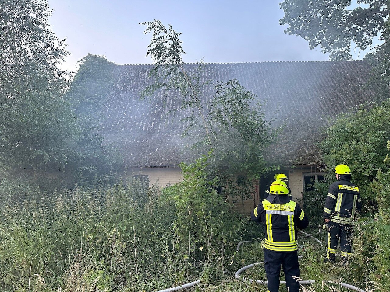 Rauchentwicklung in leerstehendem Haus erfolgreich bekämpft Image 1