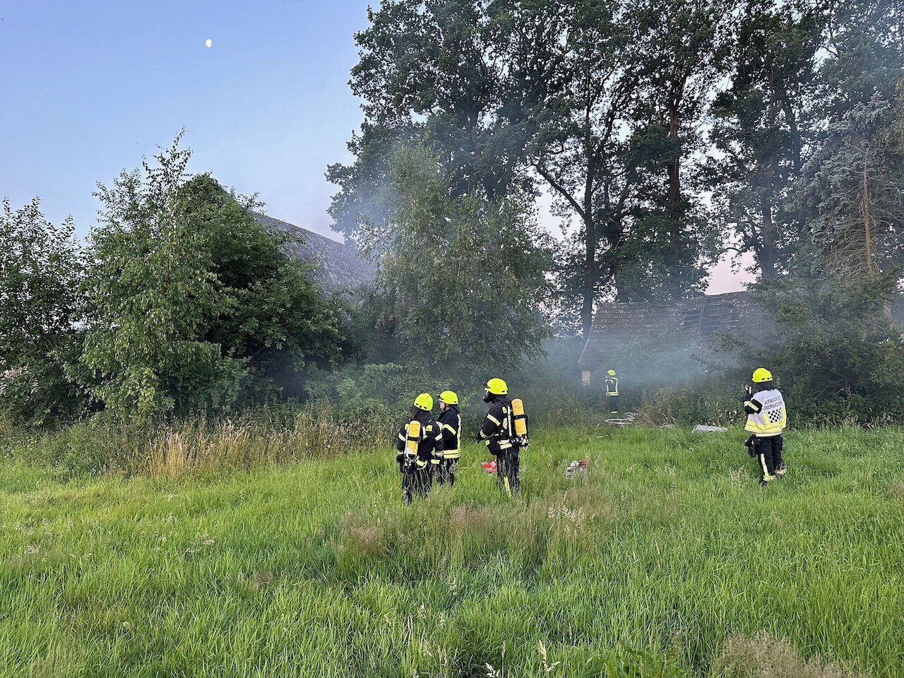 Rauchentwicklung in leerstehendem Haus erfolgreich bekämpft Image 4
