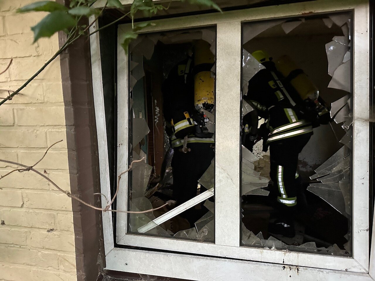 Rauchentwicklung in leerstehendem Haus erfolgreich bekämpft Image 6