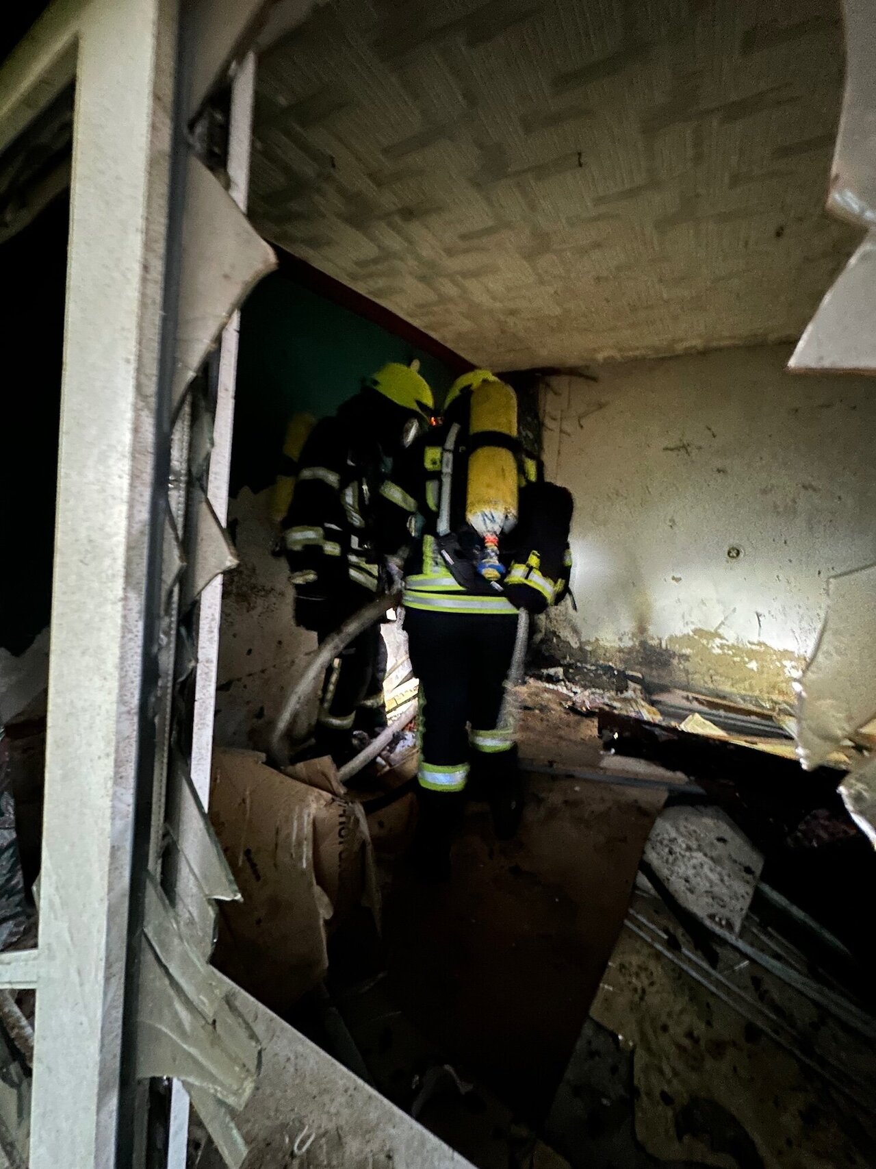 Rauchentwicklung in leerstehendem Haus erfolgreich bekämpft Image 7