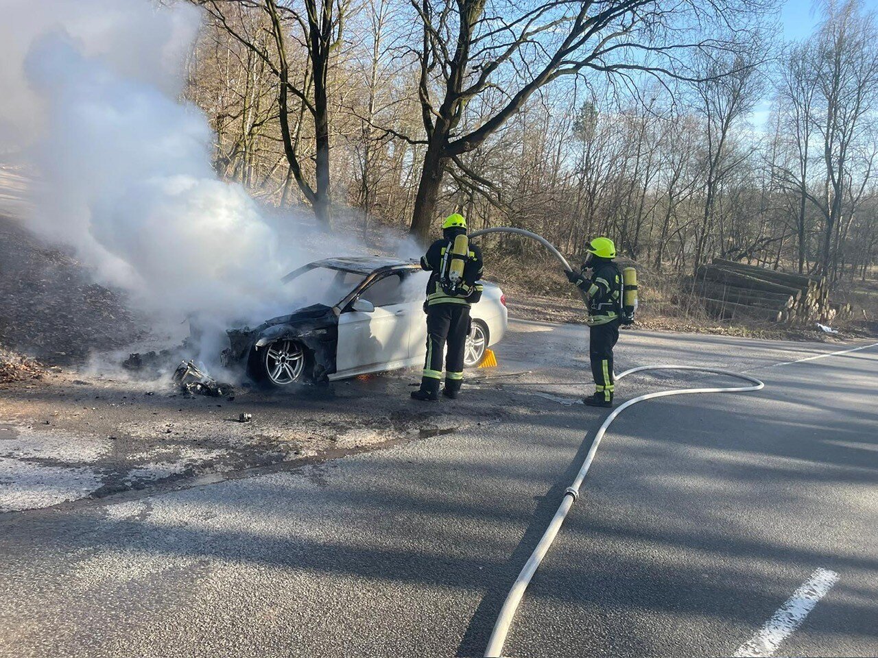 Feuer auf der Dammer Straße: Brennender Pkw drohte Waldbrand auszulösen Image 2