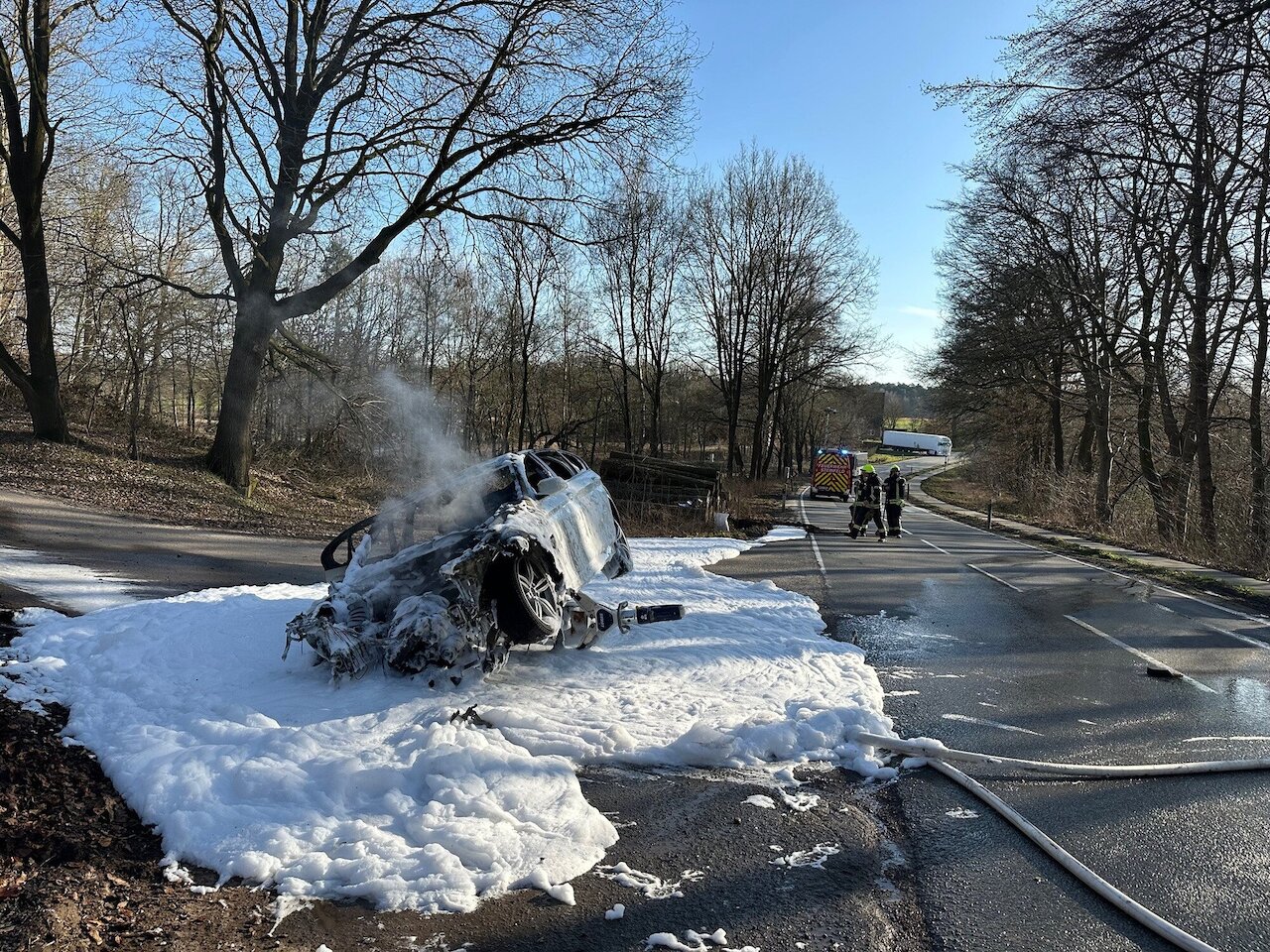 Feuer auf der Dammer Straße: Brennender Pkw drohte Waldbrand auszulösen Image 7