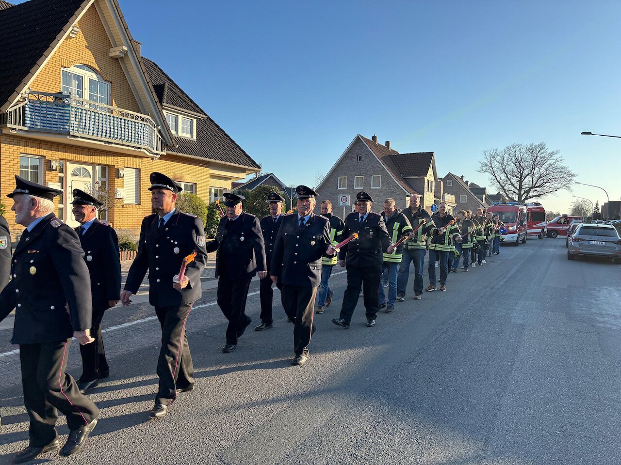 „Mit Fackeln und Dankbarkeit – Feuerwehr Steinfeld ehrt Johann Goldenstein zum 85. Geburtstag“ Image 2
