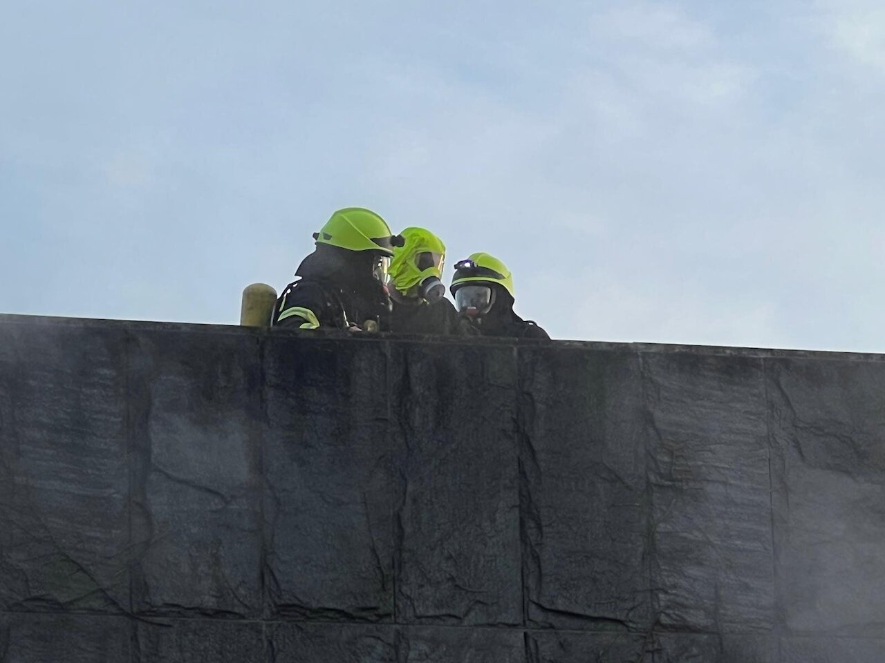 Zugübung mit Realitätsnähe: Explosion in Wohnhaus fordert volles Zusammenspiel aller Einheiten Image 12