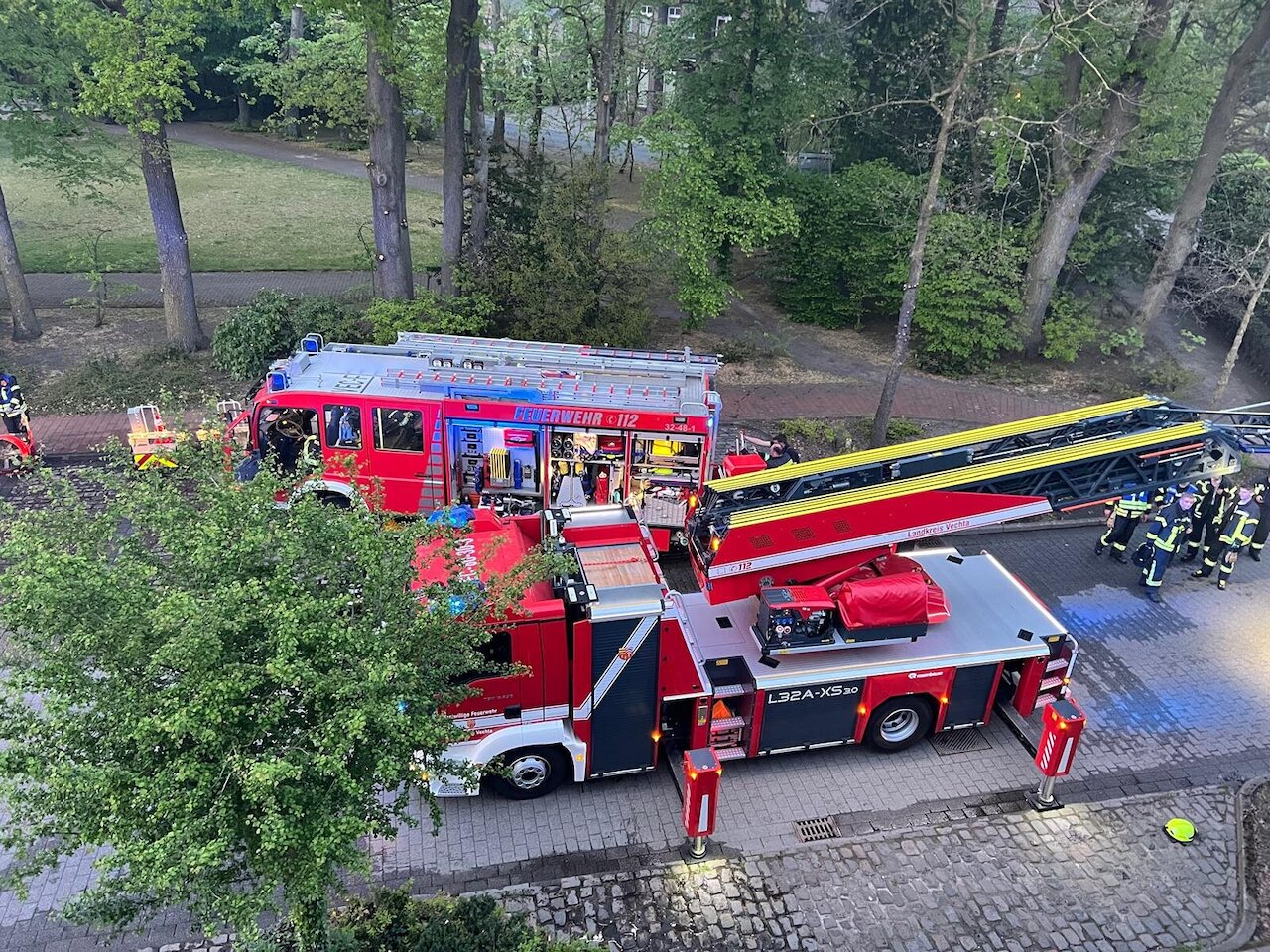 Zugübung mit Realitätsnähe: Explosion in Wohnhaus fordert volles Zusammenspiel aller Einheiten Image 5