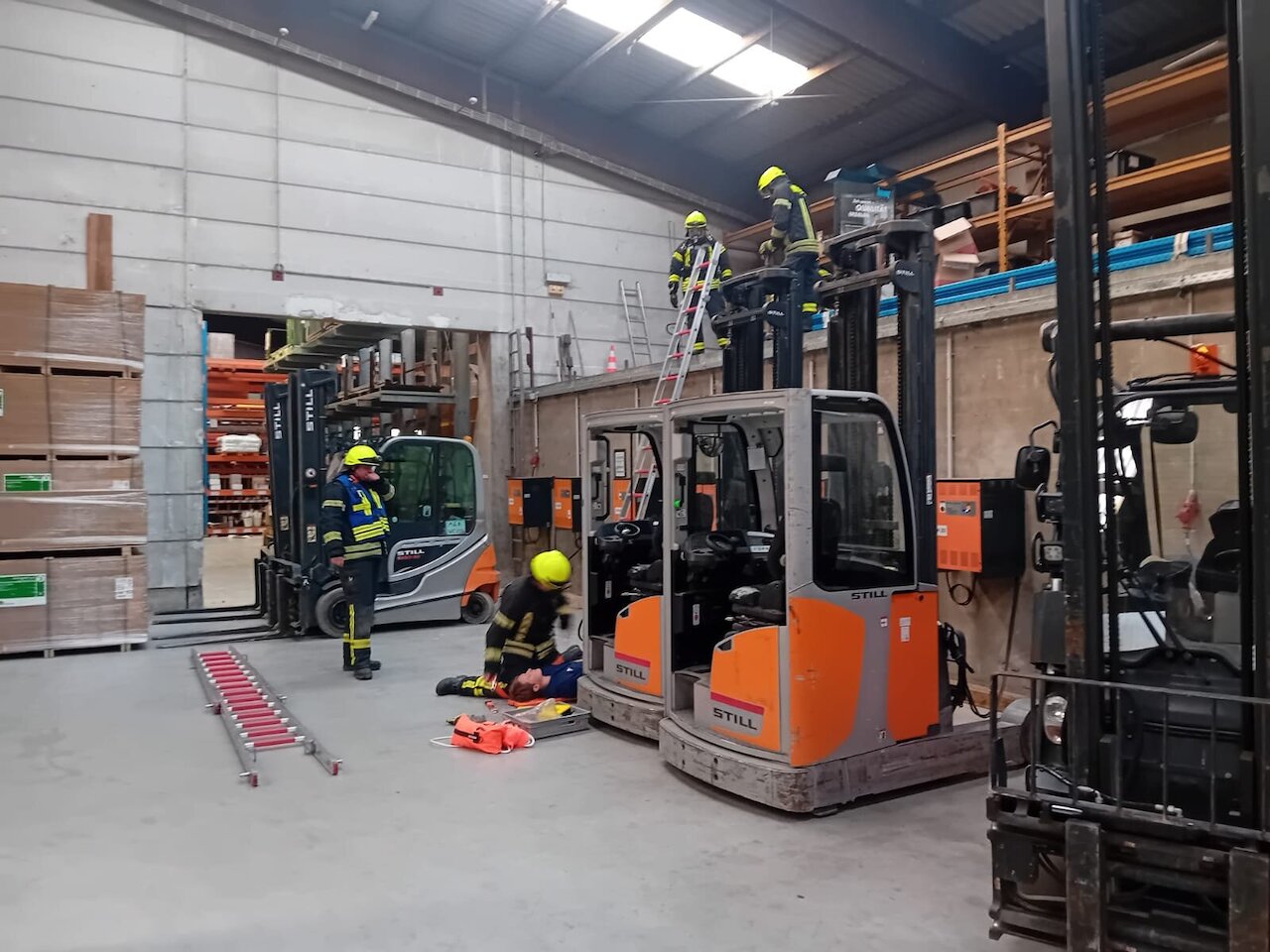 Einsatzübung unter Realbedingungen: Erfolgreiche F3-Zugübung mit Brockdorf und Lohne bei der Firma Bergmann  Image 6