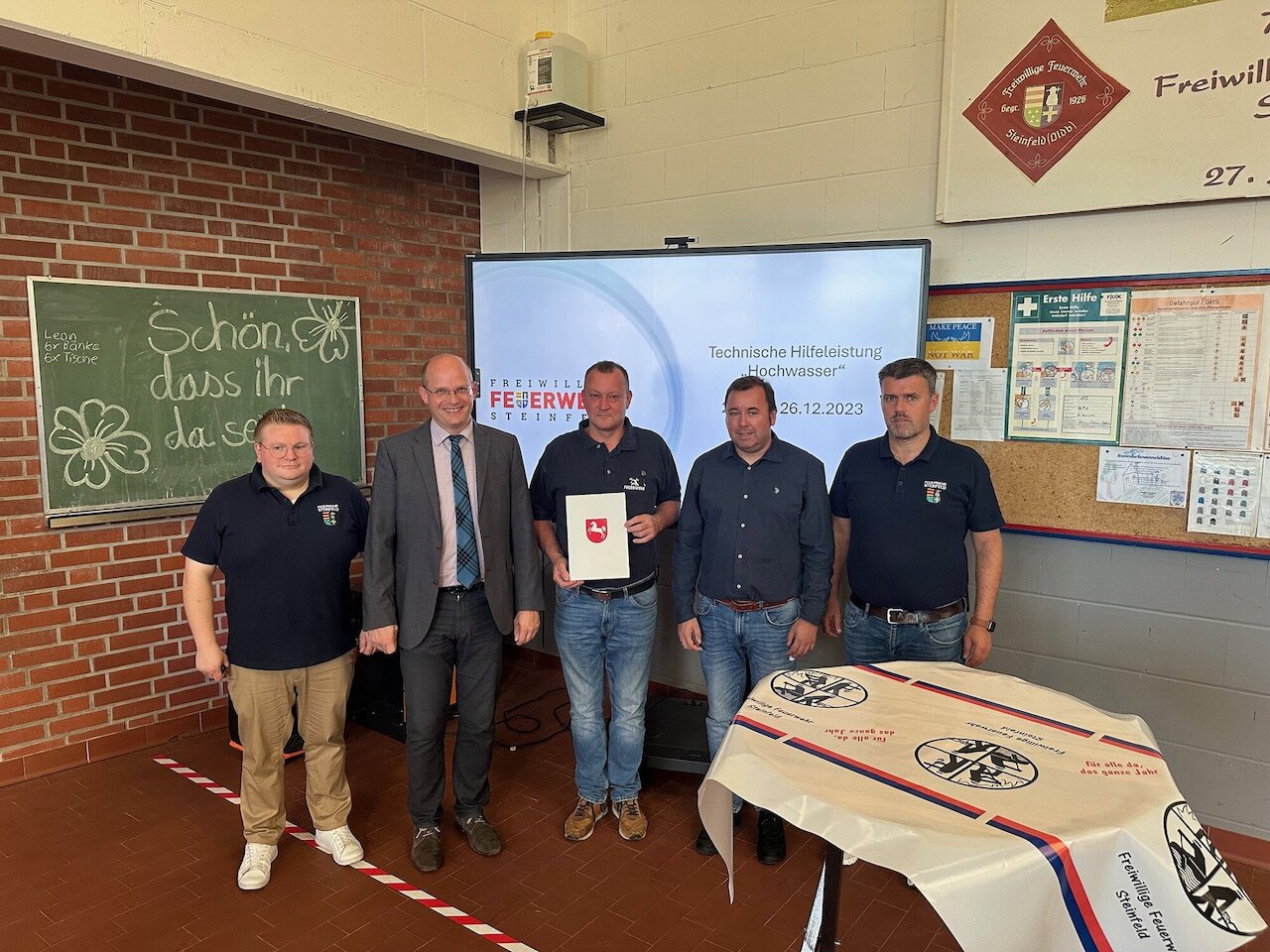 Einsatz über die Feiertage: Feuerwehr Steinfeld für Hochwasserhilfe mit Ehrennadel ausgezeichnet Image 2