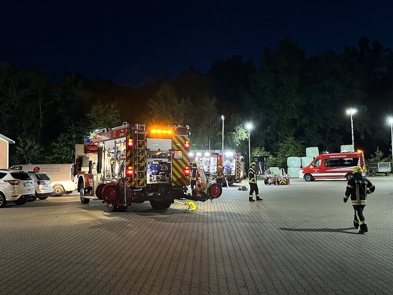 Mit Pferden auf Tuchfühlung - Großübung der Feuerwehr Steinfeld (Oldenburg) beim Reit- und Fahrverein Steinfeld-Mühlen e.V. Image 15