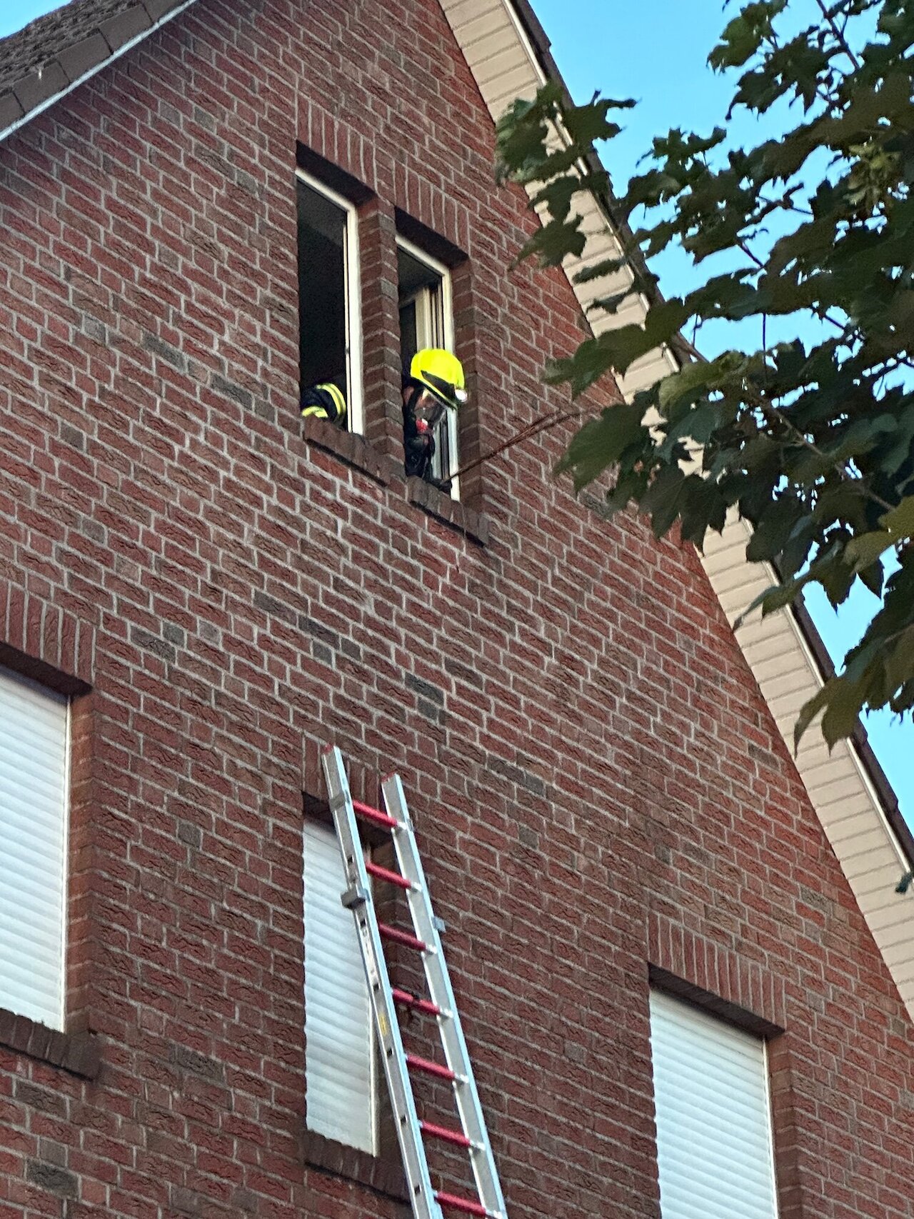 Zwei Brandeinsätze innerhalb von 45 Minuten – Feuerwehr Steinfeld bei hochsommerlichen Temperaturen gefordert Image 3