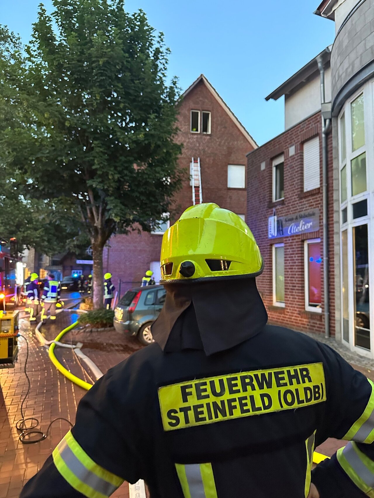 Zwei Brandeinsätze innerhalb von 45 Minuten – Feuerwehr Steinfeld bei hochsommerlichen Temperaturen gefordert Image 4