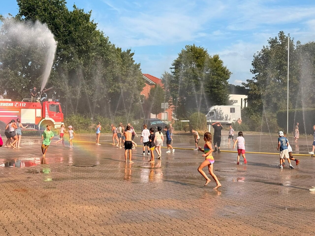 60 Kinder erleben einen spannenden Ferientag bei der Feuerwehr Steinfeld Image 2