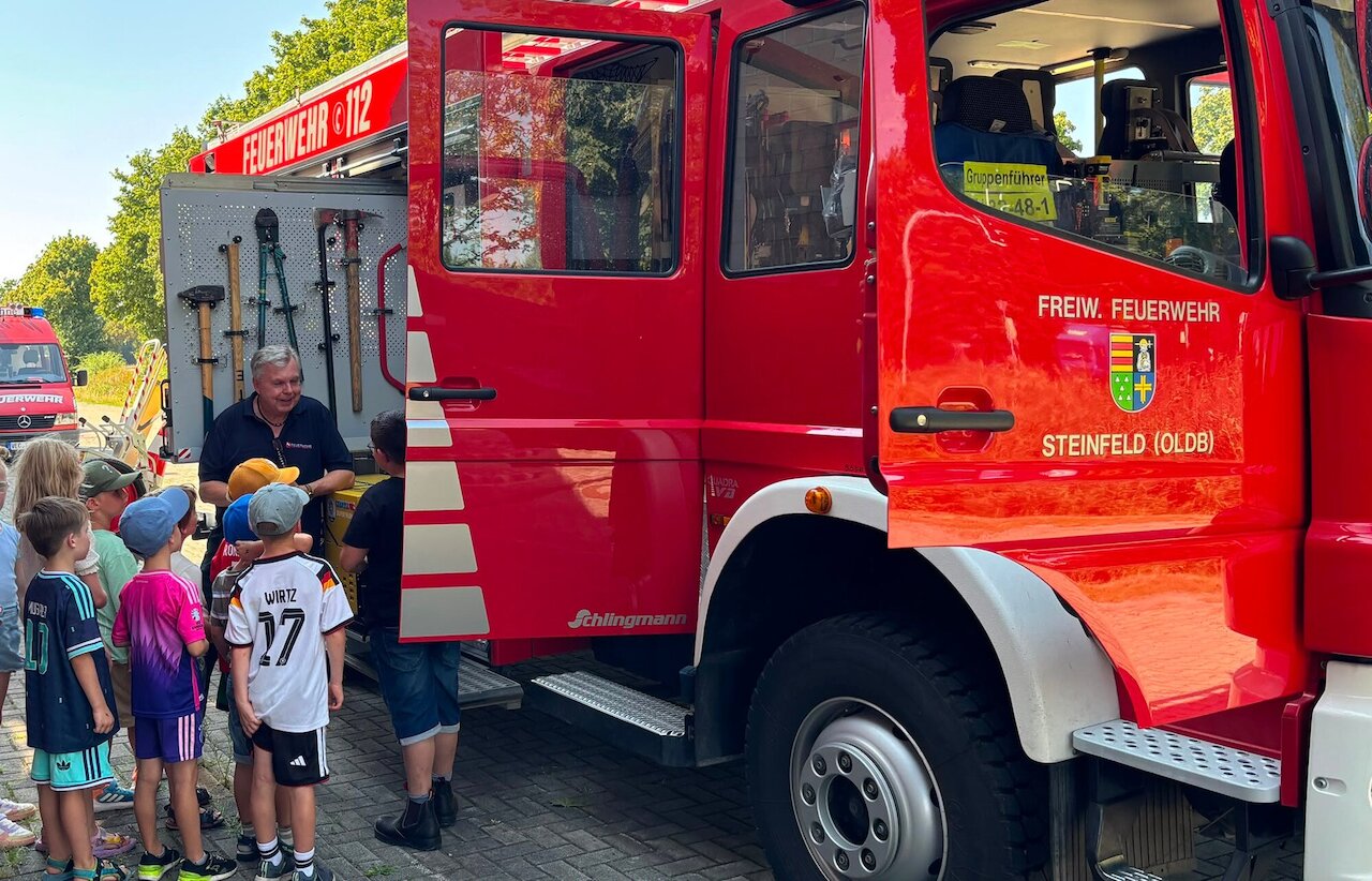 60 Kinder erleben einen spannenden Ferientag bei der Feuerwehr Steinfeld Image 4