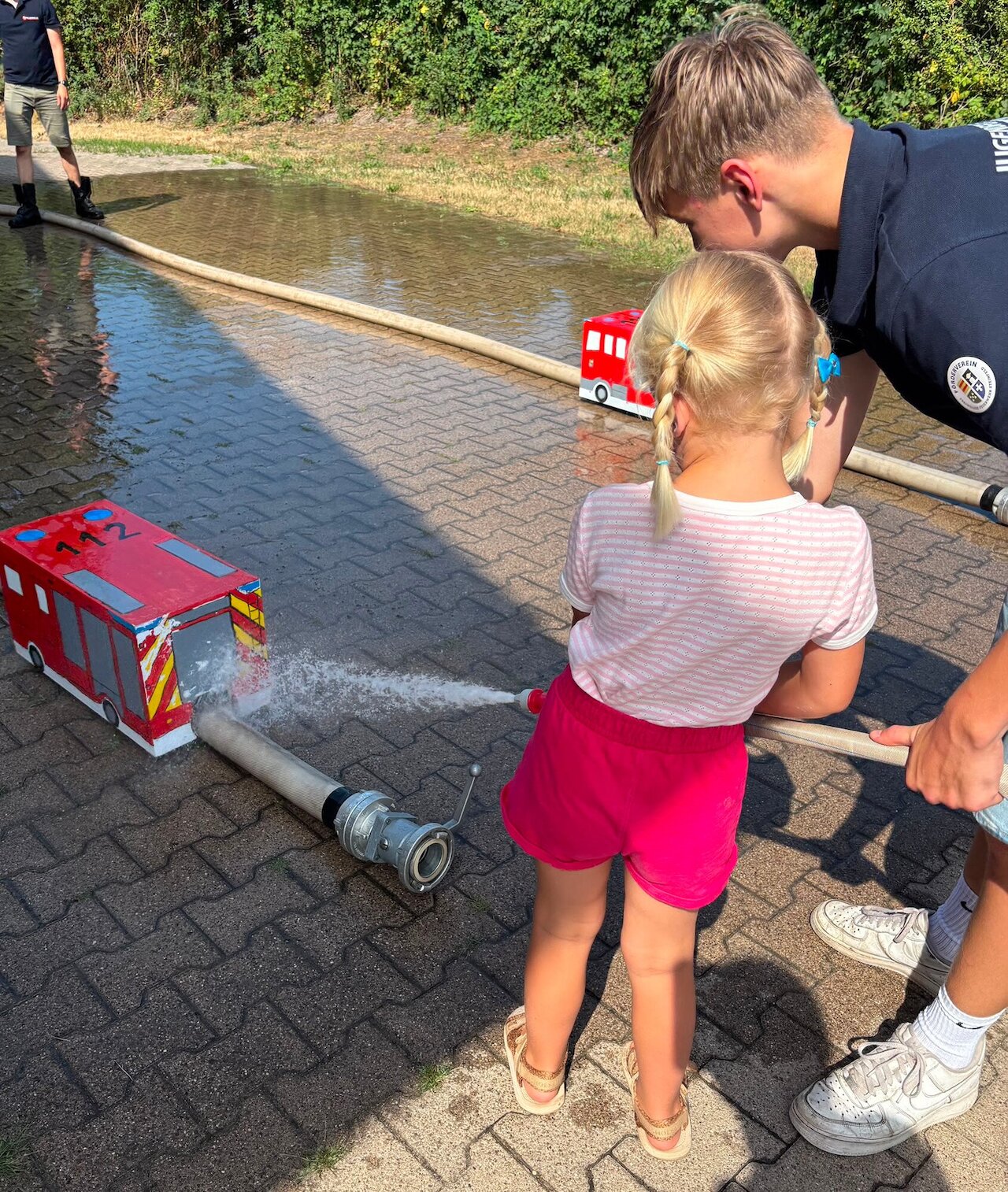 60 Kinder erleben einen spannenden Ferientag bei der Feuerwehr Steinfeld Image 7
