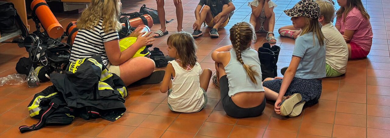 60 Kinder erleben einen spannenden Ferientag bei der Feuerwehr Steinfeld Image 8